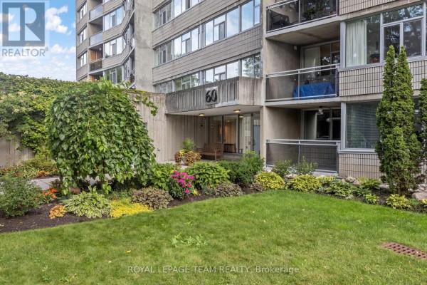 Eating area - 103 - 60 Mcleod Street, Ottawa, ON K2P2G1 Photo 5