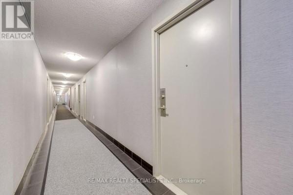 Primary Bedroom - 103 - 812 Landsdowne Avenue, Toronto, ON M6H4K5 Photo 4