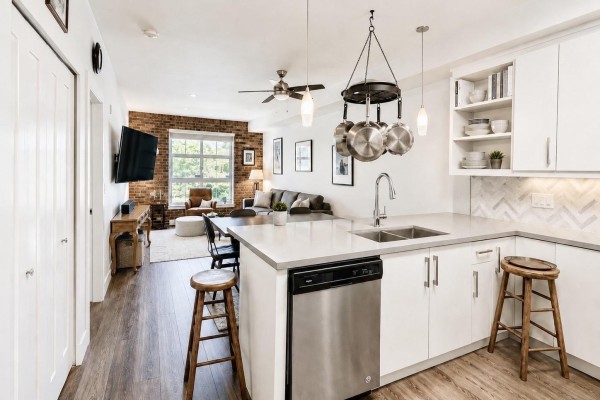 103 14550 Winter Crescent, Surrey, BC V4P0G4 Photo 5