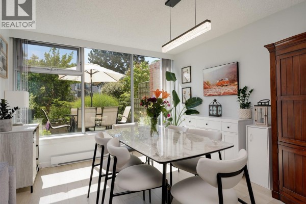 Sunroom - 103 327 Maitland St, Victoria, BC V9A7G7 Photo 4