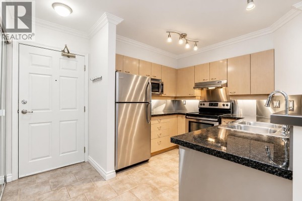 103 3625 Windcrest Drive, North Vancouver, BC V7G2S6 Photo 4