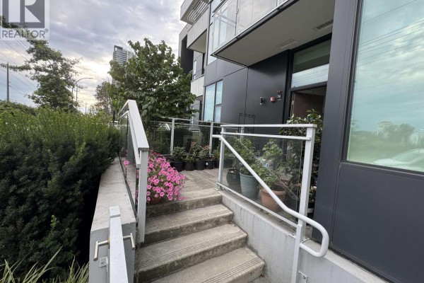 103 4433 Alaska Street, Burnaby, BC V5C5T3 Photo 3