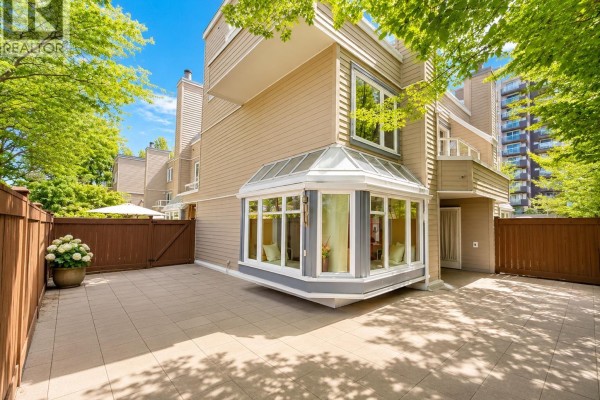 103 5025 Sanders Street, Burnaby, BC V5H1S8 Photo 2