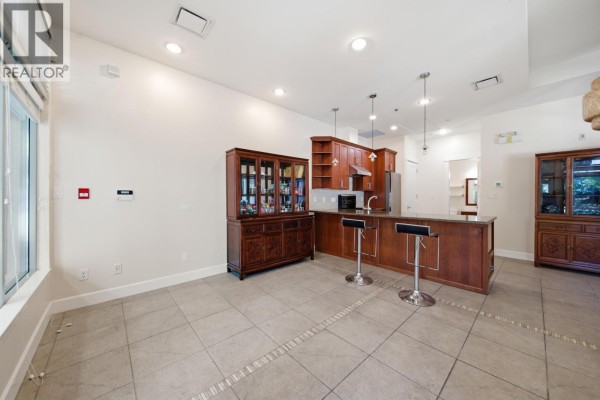 103 6388 Bay Street, West Vancouver, BC, photo 3