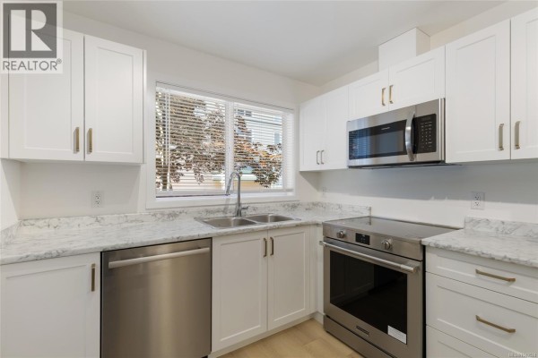 Kitchen - 103 689 Bay St, Victoria, BC V8T2H1 Photo 5
