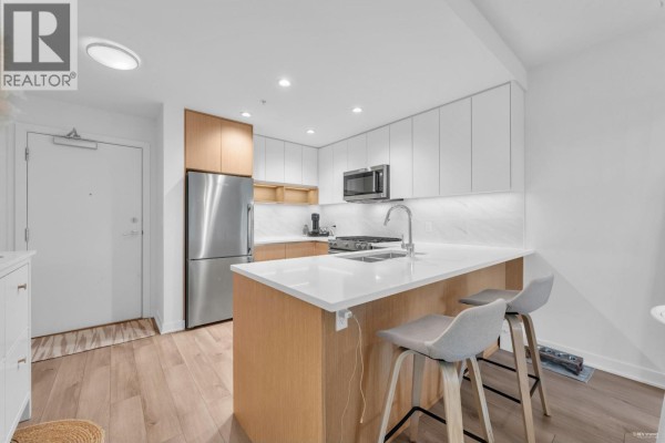 103 8940 University Crescent, Burnaby, BC V5A0E7 Photo 5
