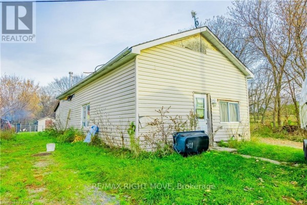 103 Bay Street, Leeds And The Thousand Islands, ON, photo 2