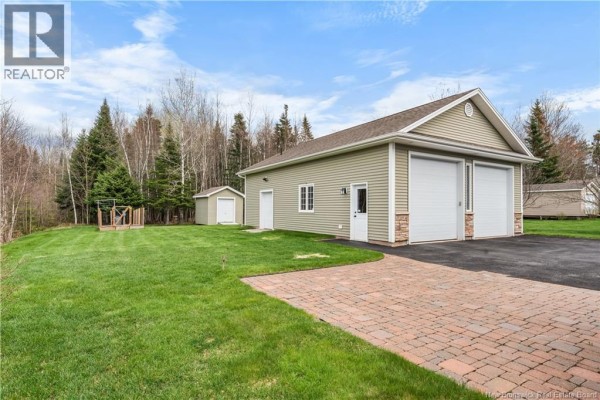 Bath (# pieces 1-6) - 103 Bonaventure Street, Dieppe, NB E1A0Z8 Photo 4