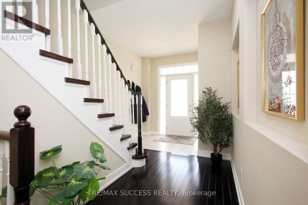 Loft - 103 Donovan Heights, Milton, ON L9T0R4 Photo 3