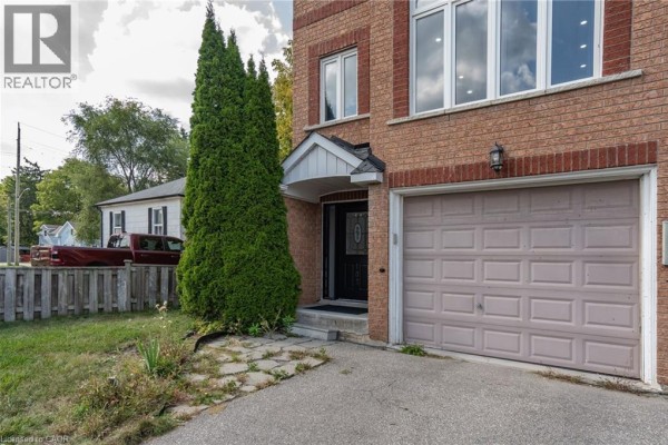 4pc Bathroom - 103 John Street, Georgetown, ON L7G5A2 Photo 2