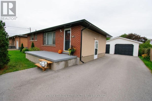 Bedroom - 103 Kilgour Avenue, Welland, ON L3C2P8 Photo 3