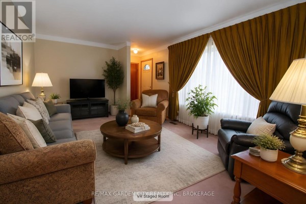 Bedroom 2 - 103 Kilgour Avenue, Welland, ON L3C2P8 Photo 4
