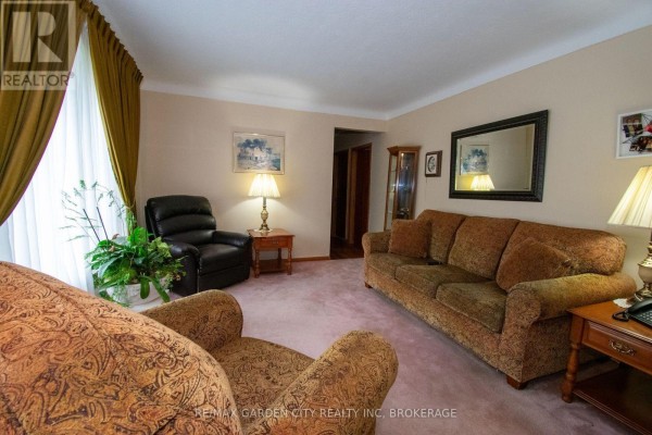 Bedroom 3 - 103 Kilgour Avenue, Welland, ON L3C2P8 Photo 5