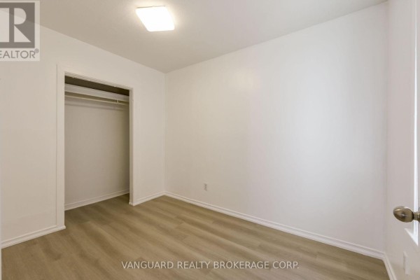 Bedroom 3 - 103 Mulcaster Street, Barrie, ON L4M3M7 Photo 5