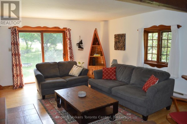 Living room - 103 Nordic Road, Blue Mountains, ON N0H2E0 Photo 4