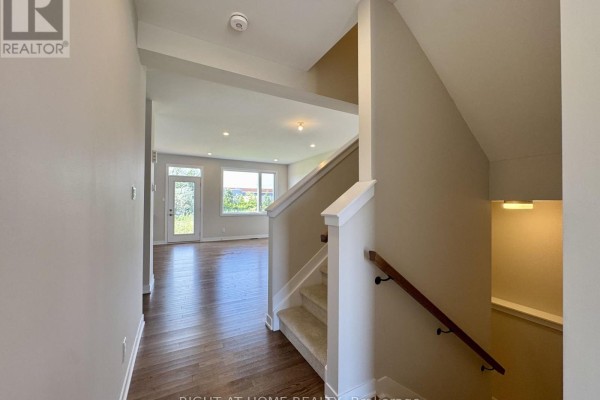 103 Ryan Reynolds Way, Ottawa, ON K4A5T4 Photo 5