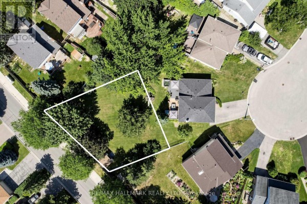 103 Spruce Street, Aurora, ON L4G3J6 Photo 3