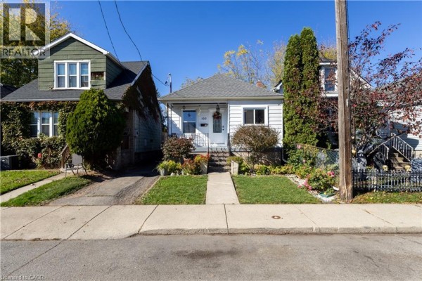 Bedroom - 103 Tuxedo Avenue N, Hamilton, ON L8H4P6 Photo 2