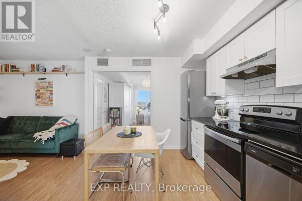 Kitchen - 1030 - 60 Heintzman Street, Toronto, ON M6P5A1 Photo 2