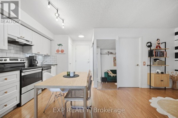 1030 - 60 Heintzman Street, Toronto, ON M6P5A1 Photo 4