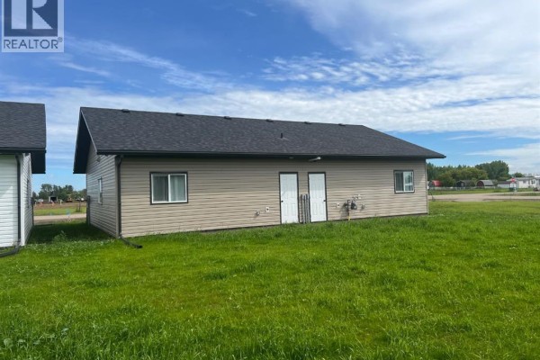 Primary Bedroom - 10305 105 Ave, La Crete, AB T0H2H0 Photo 4
