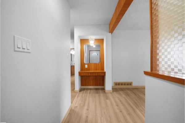 Family room - 10307 135 Av Nw, Edmonton, AB T5E1P3 Photo 4