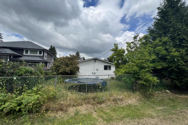 10307 146 Street, Surrey, BC V3R3T3 Photo 4