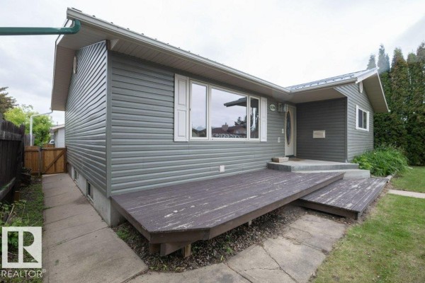 Family room - 10308 110 Av, Westlock, AB T7P1G2 Photo 4