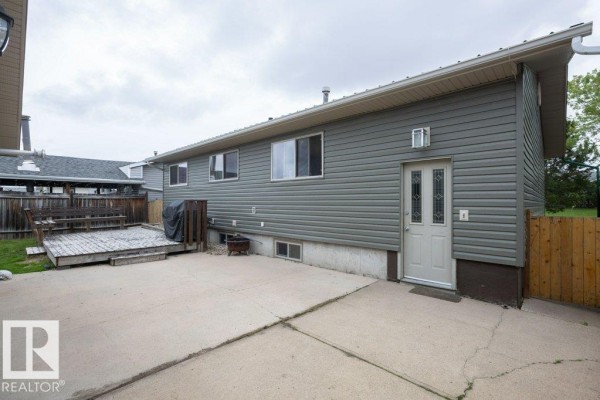 Primary Bedroom - 10308 110 Av, Westlock, AB T7P1G2 Photo 5
