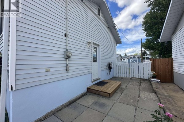 10312 104 Avenue, Fort St  John, BC, photo 2