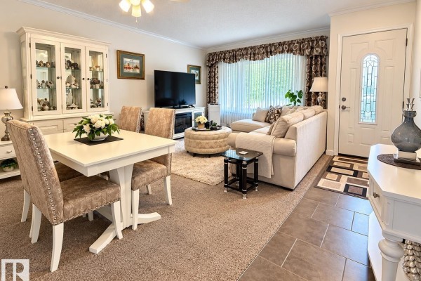 Dining room - 10315 44 St Nw, Edmonton, AB T6A1V6 Photo 2