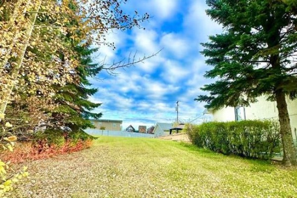 10316 103 Ave, Lac La Biche, AB, photo 3