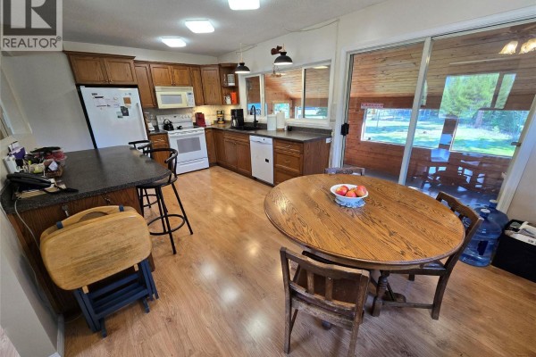 Recreation room - 1032 Caroline Road, Clearwater, BC V0E1N2 Photo 2
