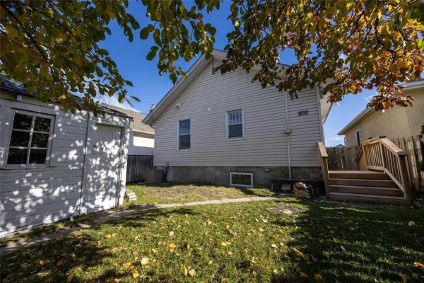 Living room - 1032 Dominion Street, Winnipeg, MB R3G2P1 Photo 3
