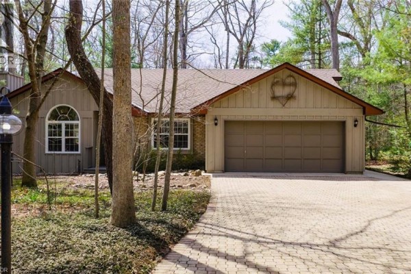 Sunroom - 10325 Grand Oaks Drive, Grand Bend, ON N0M1T0 Photo 2