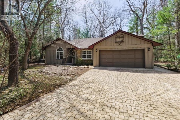 3pc Ensuite bath - 10325 Grand Oaks Drive, Grand Bend, ON N0M1T0 Photo 3