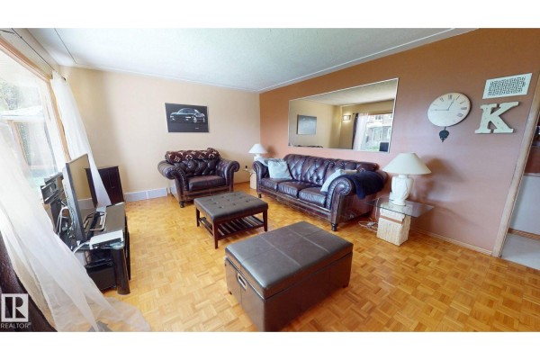 Kitchen - 10328 77 St Nw, Edmonton, AB T6A3C3 Photo 3