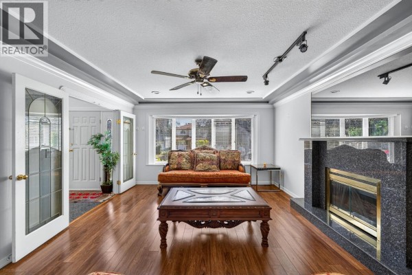 1033 E 39th Avenue, Vancouver, BC V5W1K9 Photo 4
