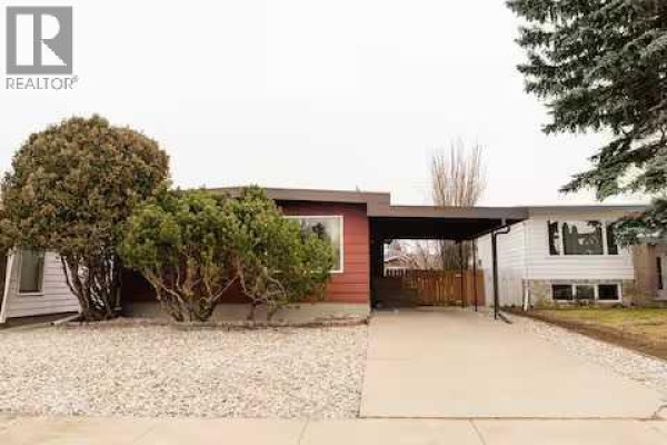 1033 Elliot Road S, Lethbridge, AB, photo 2
