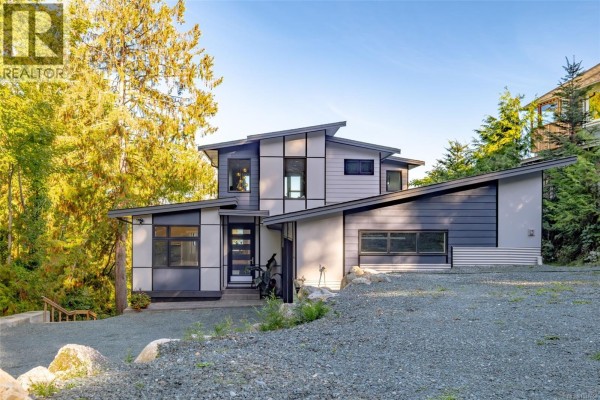 10333 Chemainus Rd, Saltair, BC, photo 2