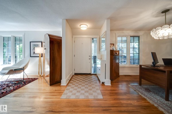 10335 137 St Nw, Edmonton, AB, photo 2
