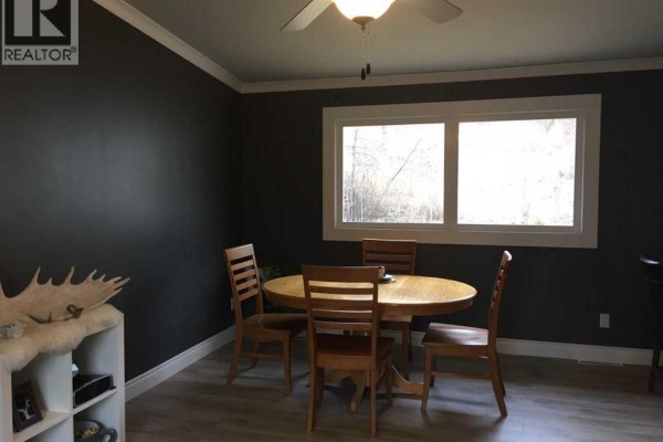 10337 110 Avenue, Peace River, AB T8S1K5 Photo 5
