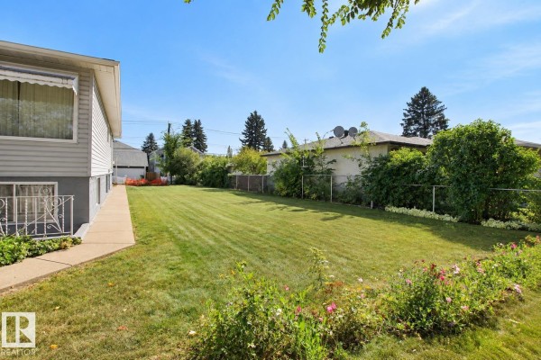10337 80 Street Nw, Edmonton, AB T6A3J3 Photo 3