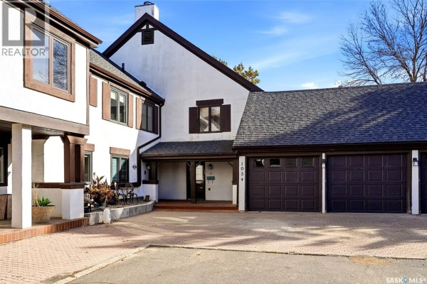 1034 Gryphons Walk, Regina