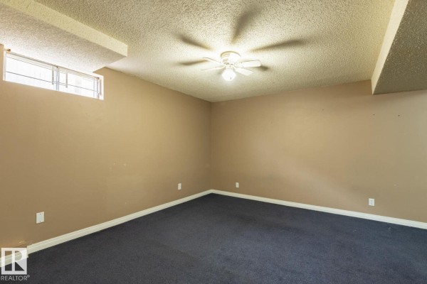 Kitchen - 1035 Lakewood Rd N Nw, Edmonton, AB T6K3B1 Photo 3