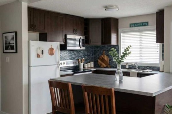 Kitchen - 1036 Grey Avenue, Crossfield, AB T0M0S0 Photo 4