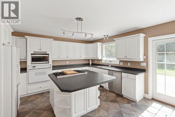 Dining nook - 1036 Osler Street, Saskatoon, SK S7N0T4 Photo 5