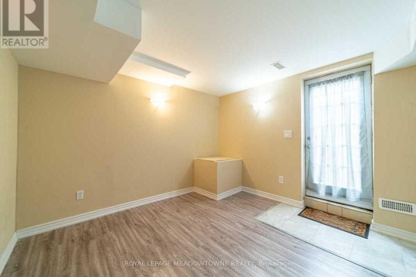 1036 Yates Drive, Milton, ON L9T6A7 Photo 5