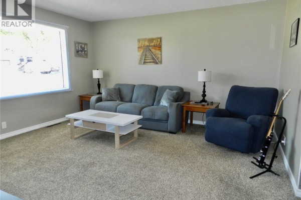 1037 Bogue Avenue, Moose Jaw, SK, photo 3