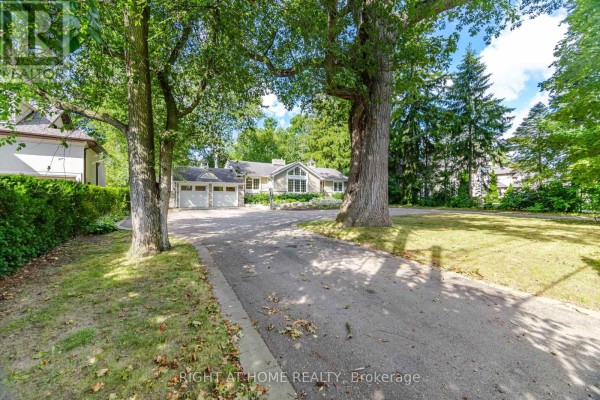 Sunroom - 1037 Lakeshore Road W, Oakville, ON L6L1E7 Photo 4